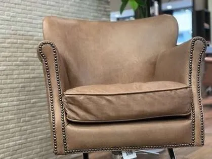長時間座っていても身体に負担の少ない職人によるこだわりの逸品